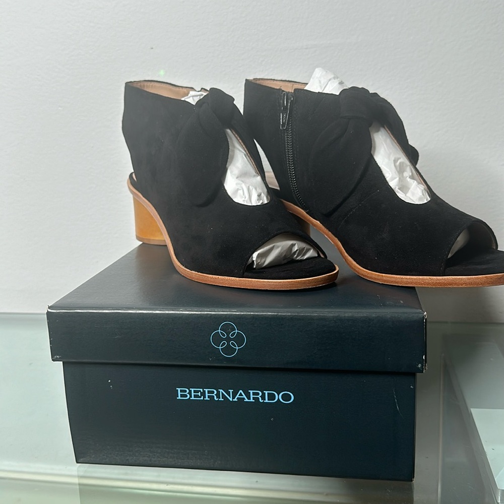 Bernardo sandals